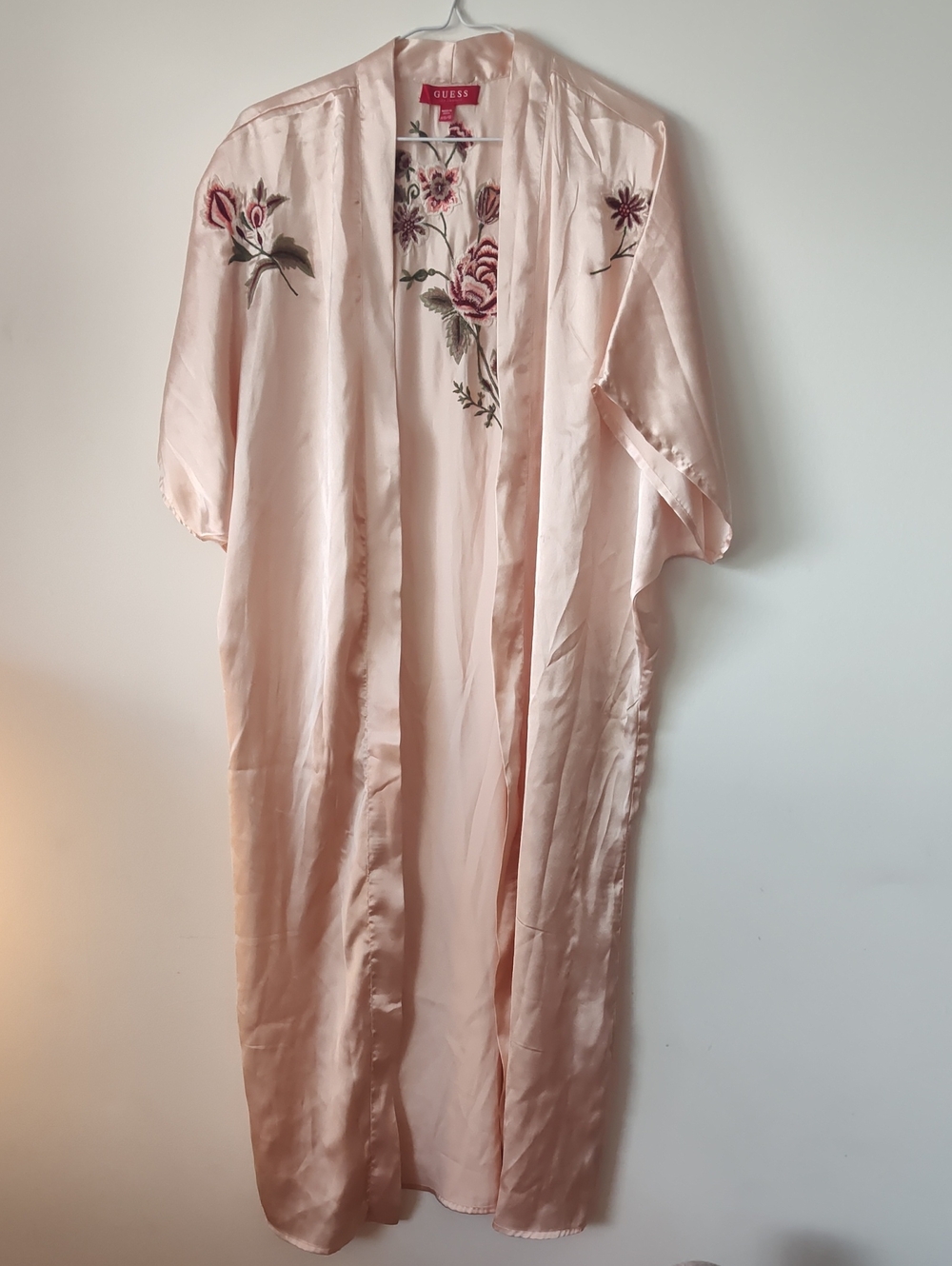 GUESS Blush Satin Floral Embroidered Short Kimono Robe